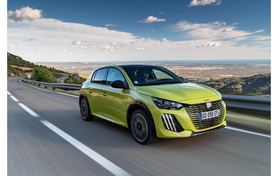 Carro Frota do Ano: PEUGEOT E-208 ELEITO “UTILITÁRIO” DO ANO NOS PRÉMIOS ANUAIS DA AYVENS EM PORTUGAL