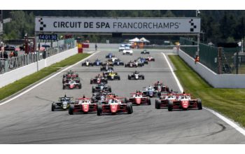 Andrea Kimi Antonelli feiert einen Hattrick in  Spa-Francorchamps und macht im Titelkampf der italienschen Formel 4 Boden gut