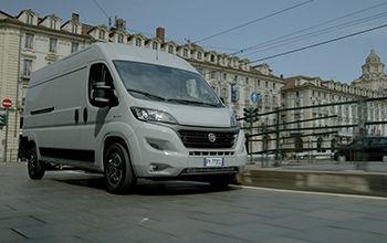 Fiat Professional představuje nové E-Ducato, které je 100% Ducatem a 100% elektromobilem připraveným na každou misi